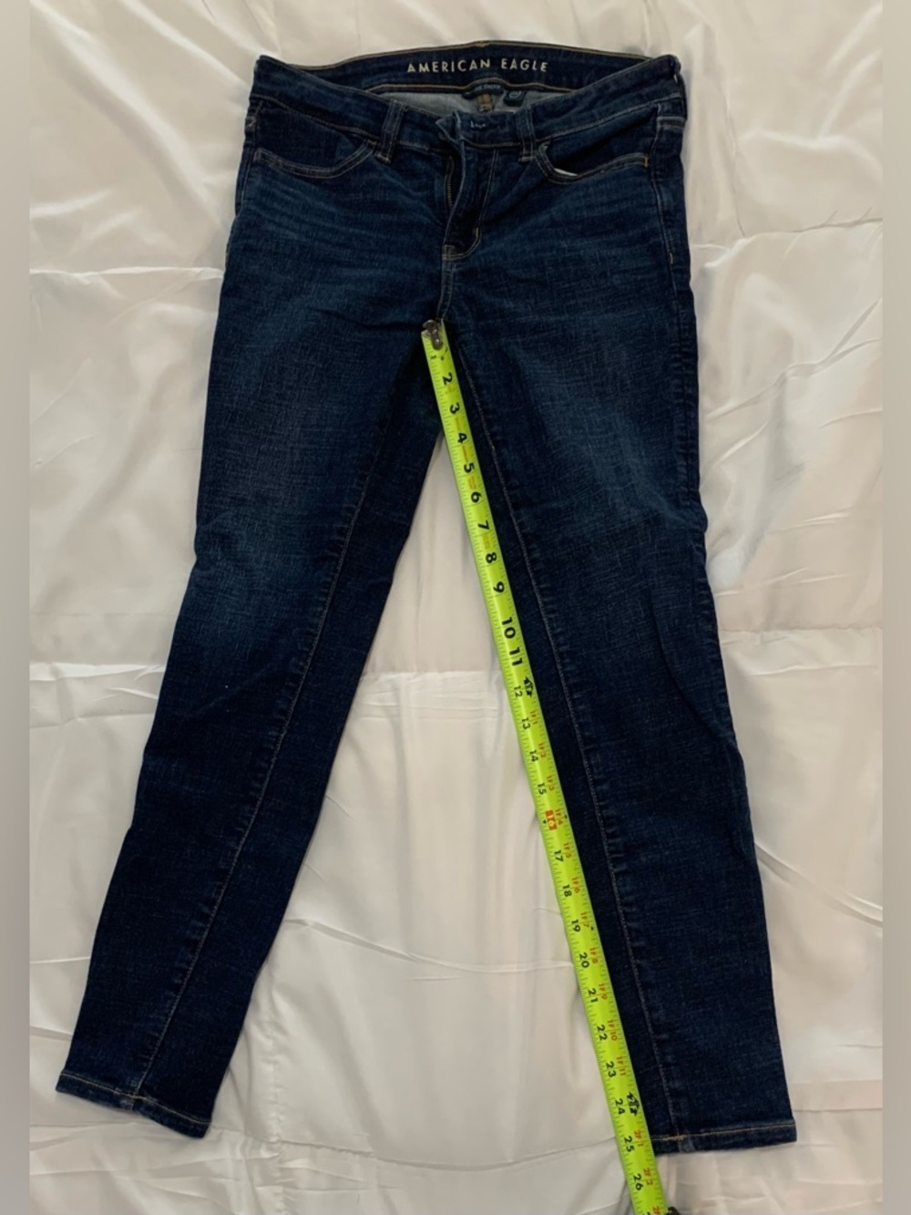 Preloved American Eagle Size 4 Short Jeans - Picture 3 of 6